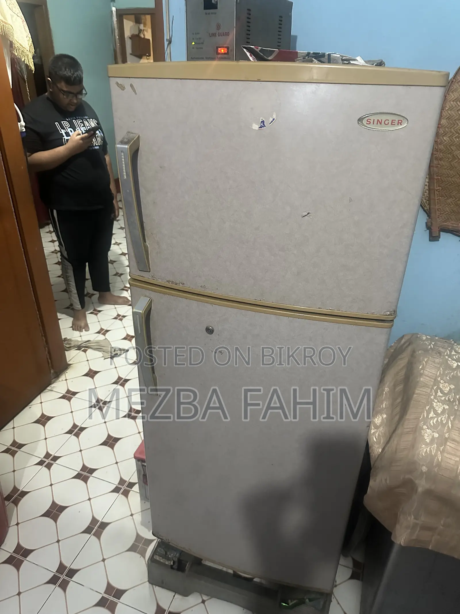 ফ্রিজটি বিক্রি করা হবে