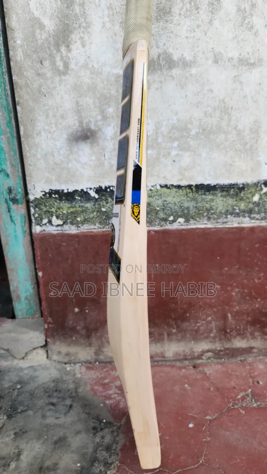 ইংলিশ উইলো ক্রিকেট ব্যাট
