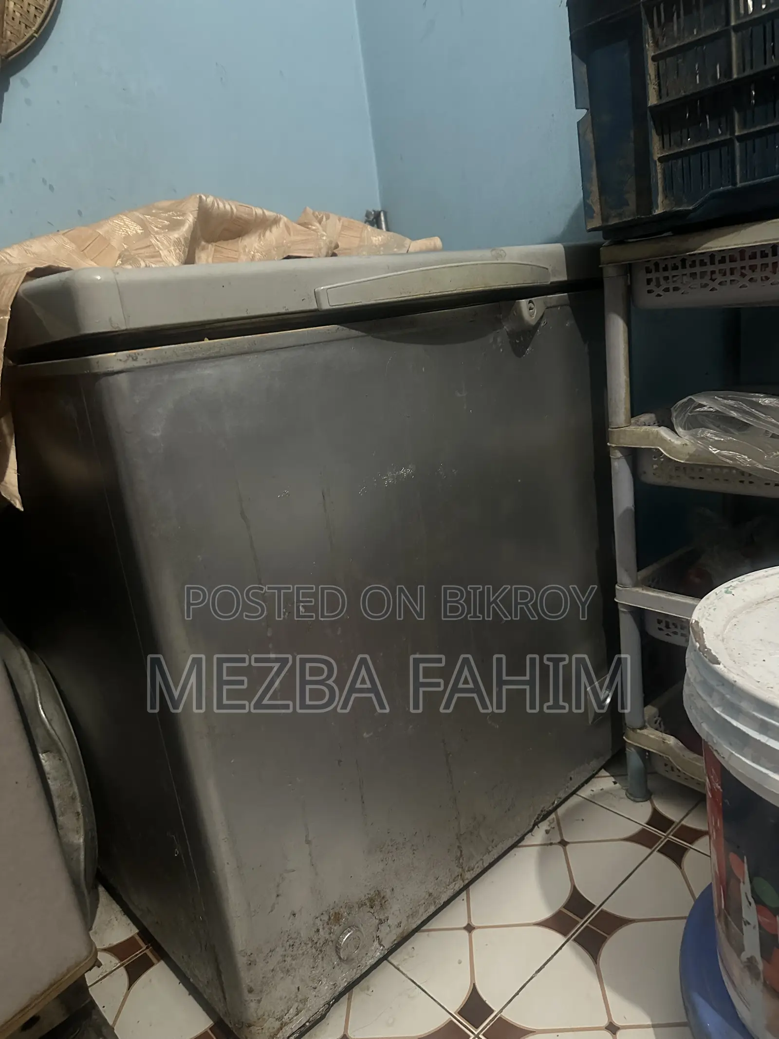 ফ্রিজটি বিক্রি করা হবে