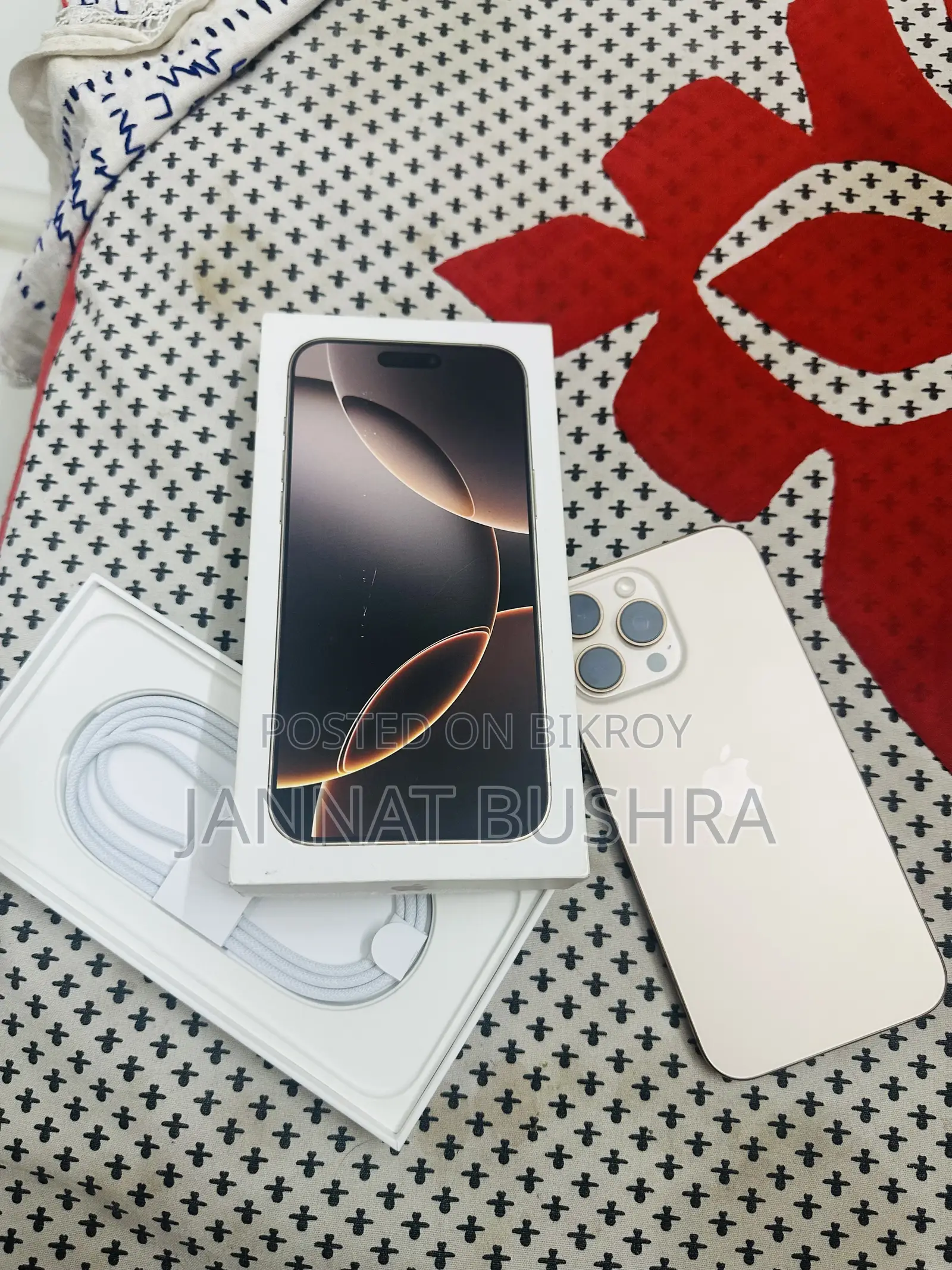 New Apple iPhone 16 Pro Max 256 GB Gold