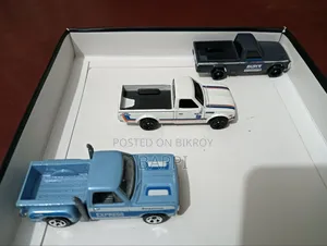 ১/৬৪ হট হুইলস টয় কার বিক্রয়ের জন্য