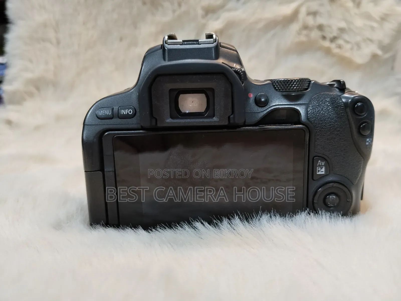 200d+ Kit Lens