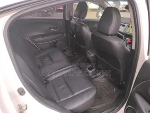 Honda Vezel 1.5 Four-Wheel Drive 2015 Pearl