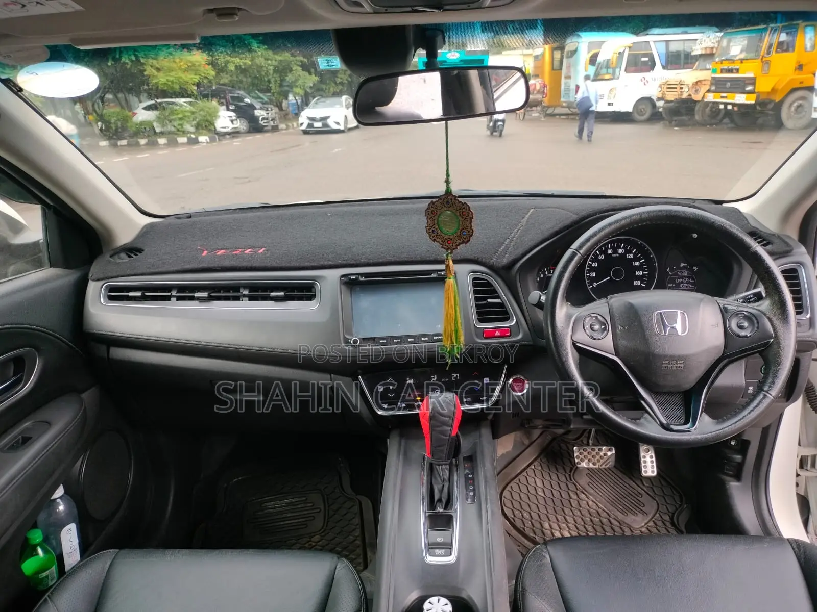 Honda Vezel 1.5 Four-Wheel Drive 2015 Pearl