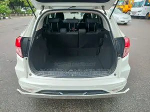 Honda Vezel 1.5 Four-Wheel Drive 2015 Pearl