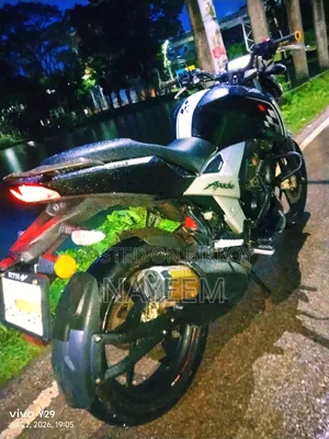 টিভিএস অ্যাপাচি আরটিআর ১৬০ টুভি রিফ্রেশ এক্স-কানেক্ট ২০২১ কালো