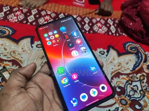 ওয়ানপ্লাস ১২আর ২৫৬ জিবি কালো