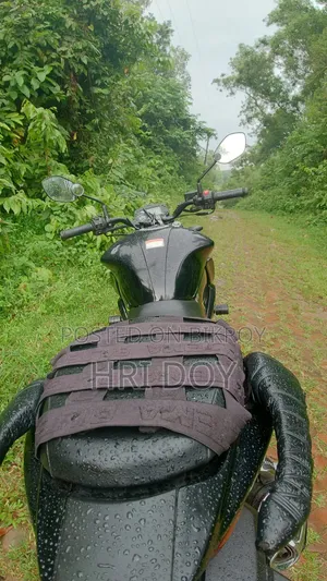 সুজুকি জিক্সার ২০২৫ ব্ল্যাক