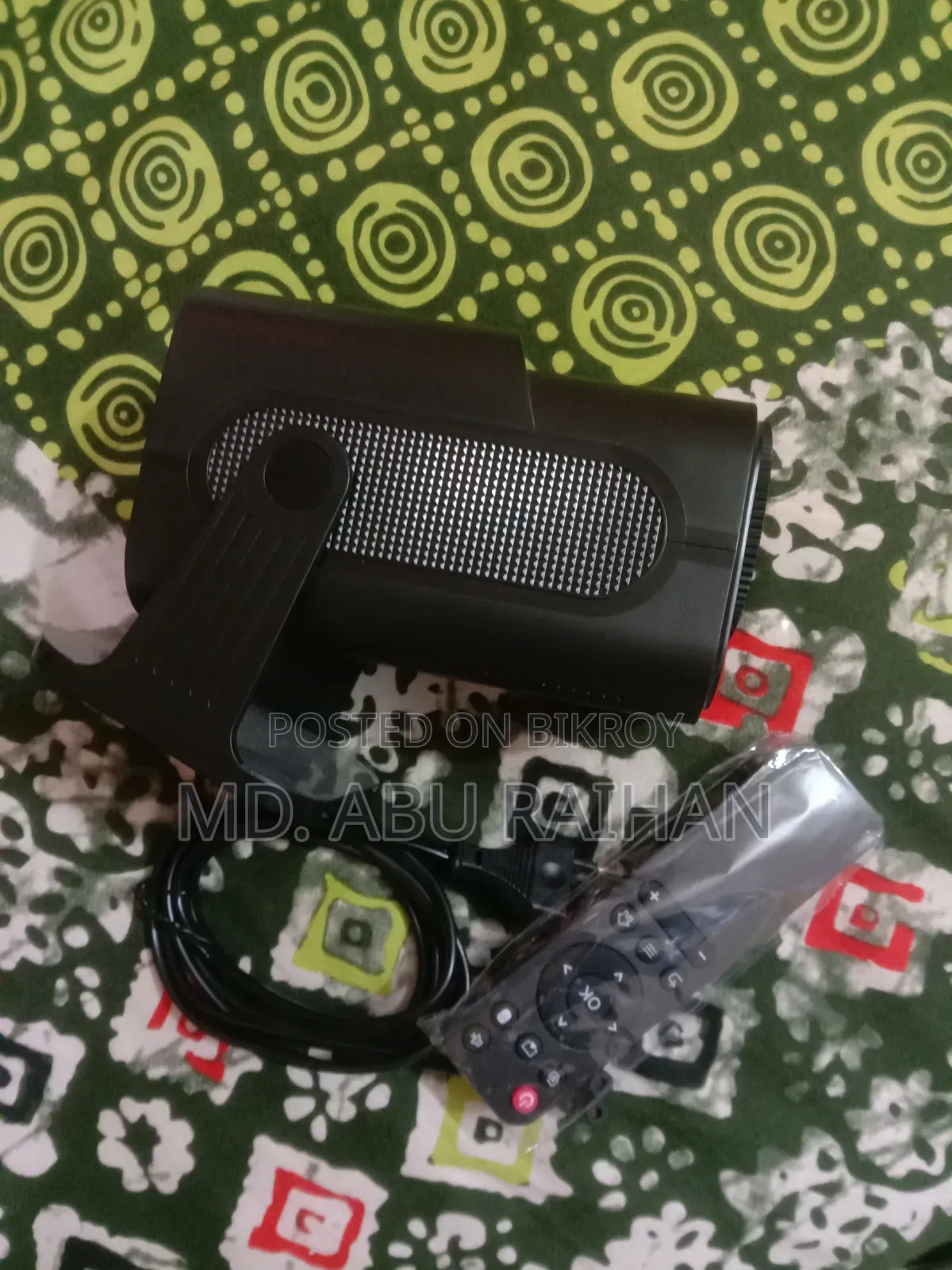 HY 320 Mini Projector