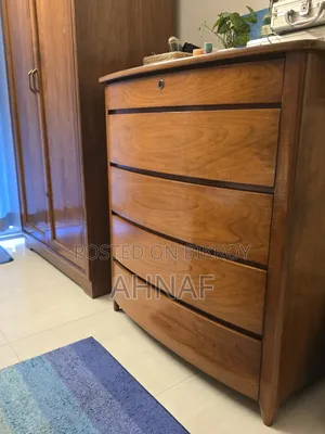 উডেন চেস্ট অব ড্রয়ার্স