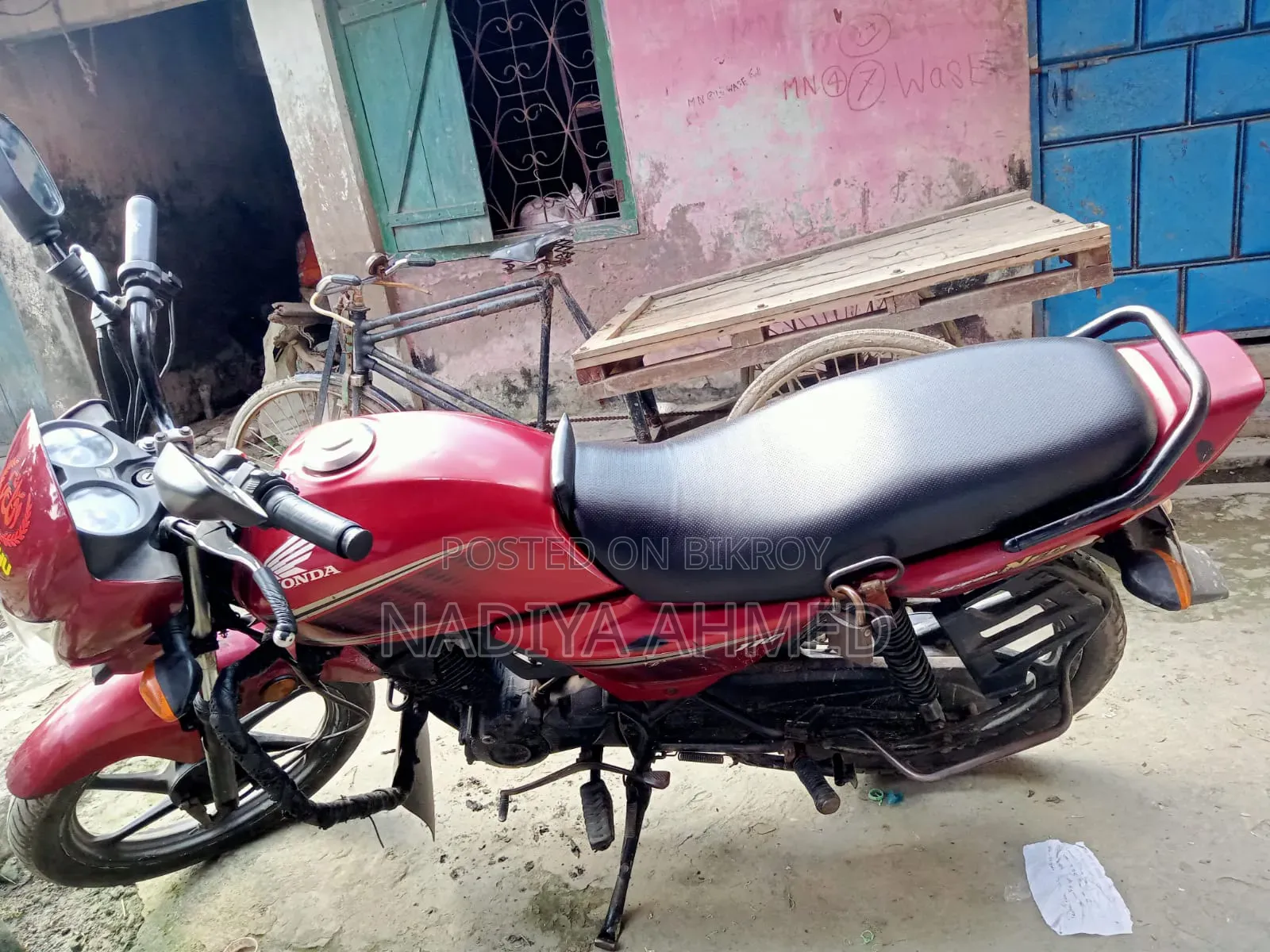 Honda Dream Neo 2018 Red