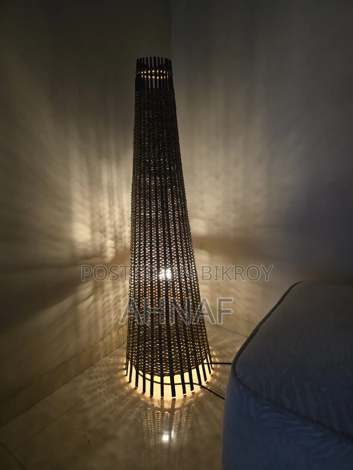 Vertical Lamp (Cane)