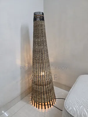 Vertical Lamp (Cane)