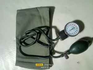 ব্লাড প্রেশার মাপার মেশিন
