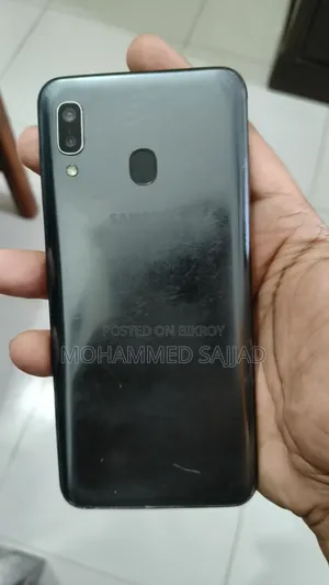 Samsung Galaxy A20 32 GB Black