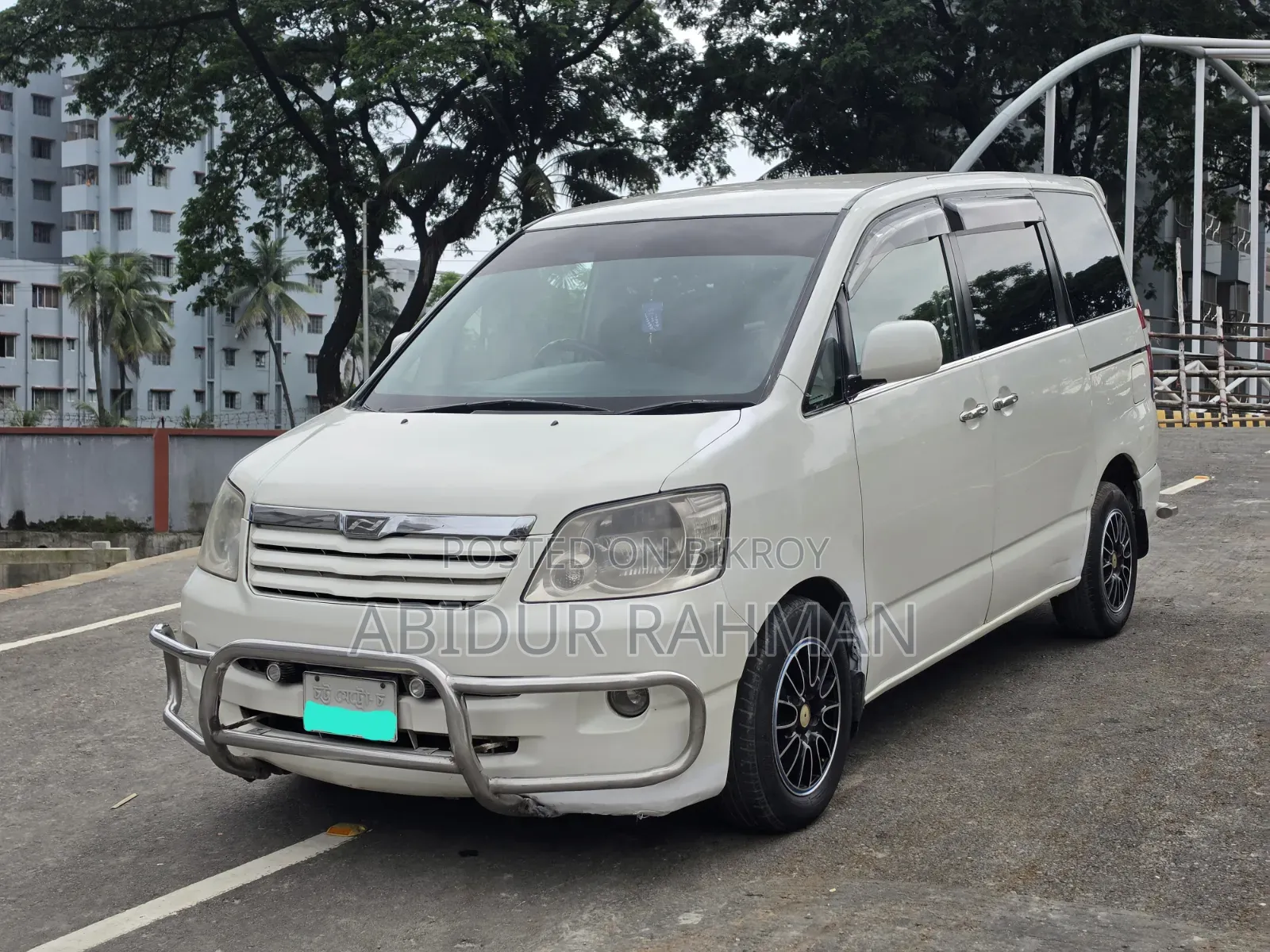 Toyota Noah 2003 Pearl