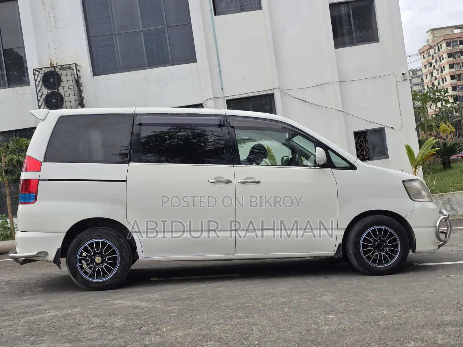 Toyota Noah 2003 Pearl