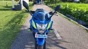 সুজুকি জিক্সার এসএফ ২০২১ নীল