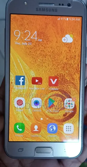 Samsung Galaxy J5 8 GB Gold