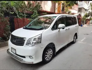 Toyota HiAce 2010 White