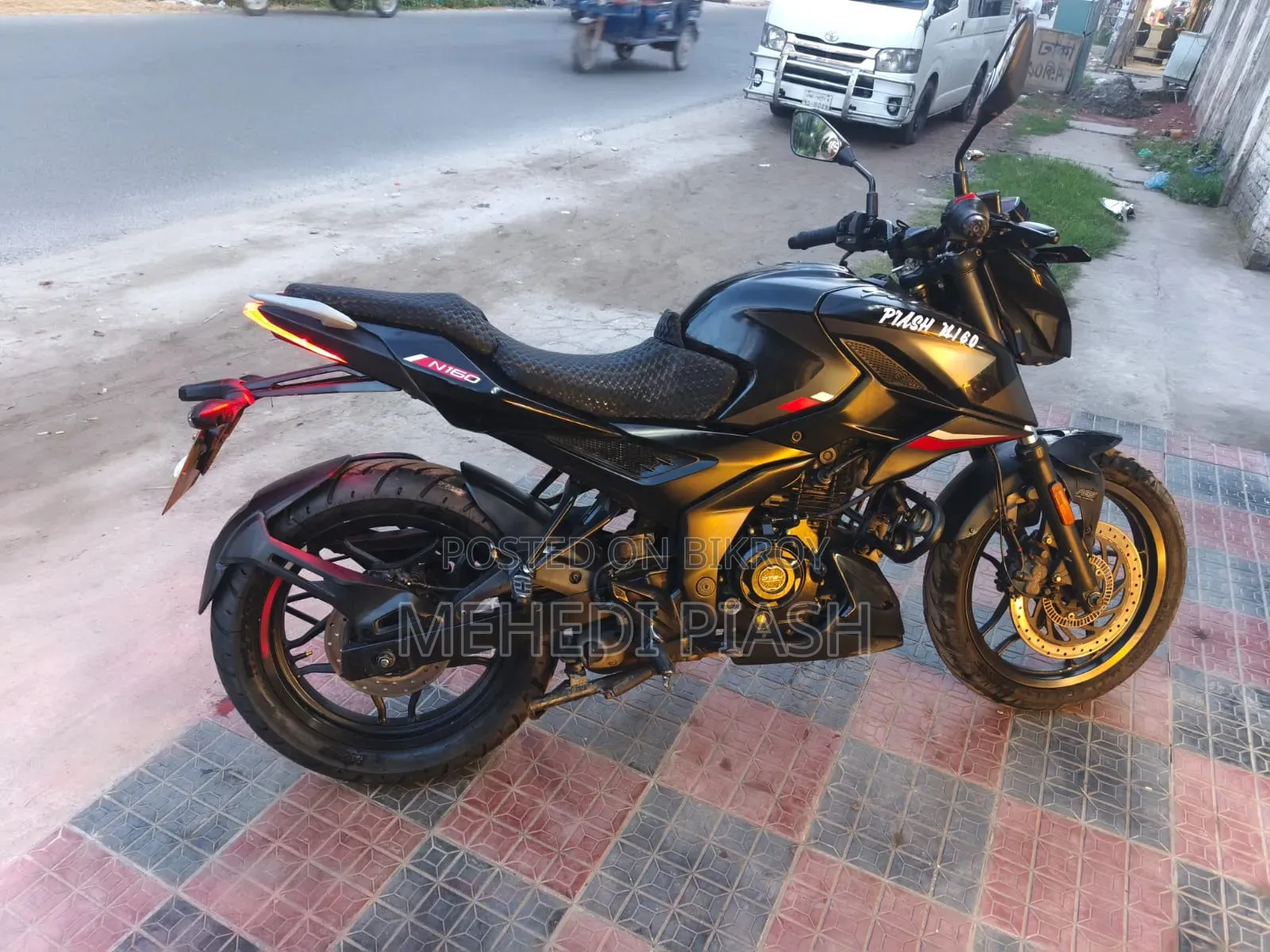 বাজাজ পালসার এন১৬০ ২০২৪ কালো