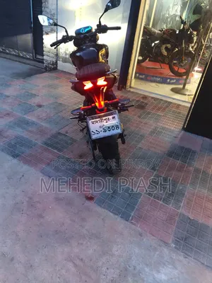 বাজাজ পালসার এন১৬০ ২০২৪ কালো