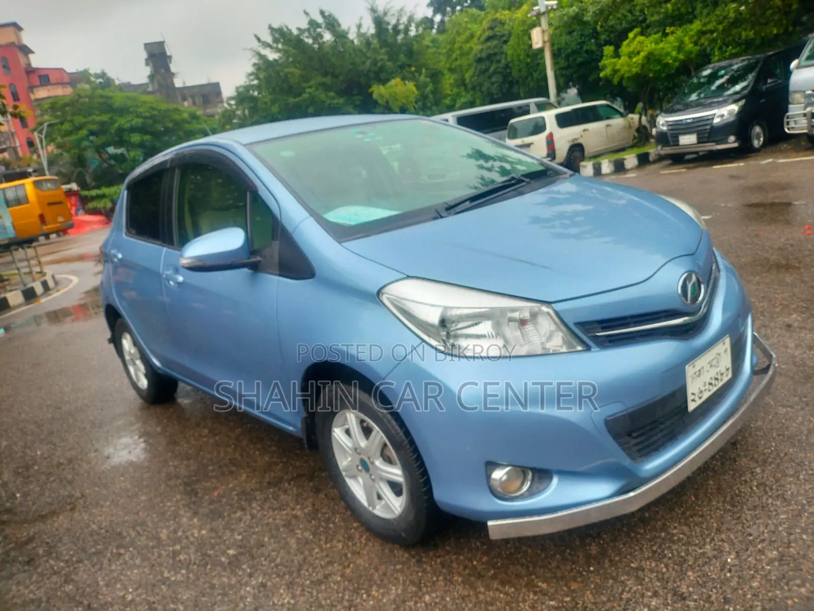 Toyota Vitz 1.3 AWD 3-door 2011 Blue