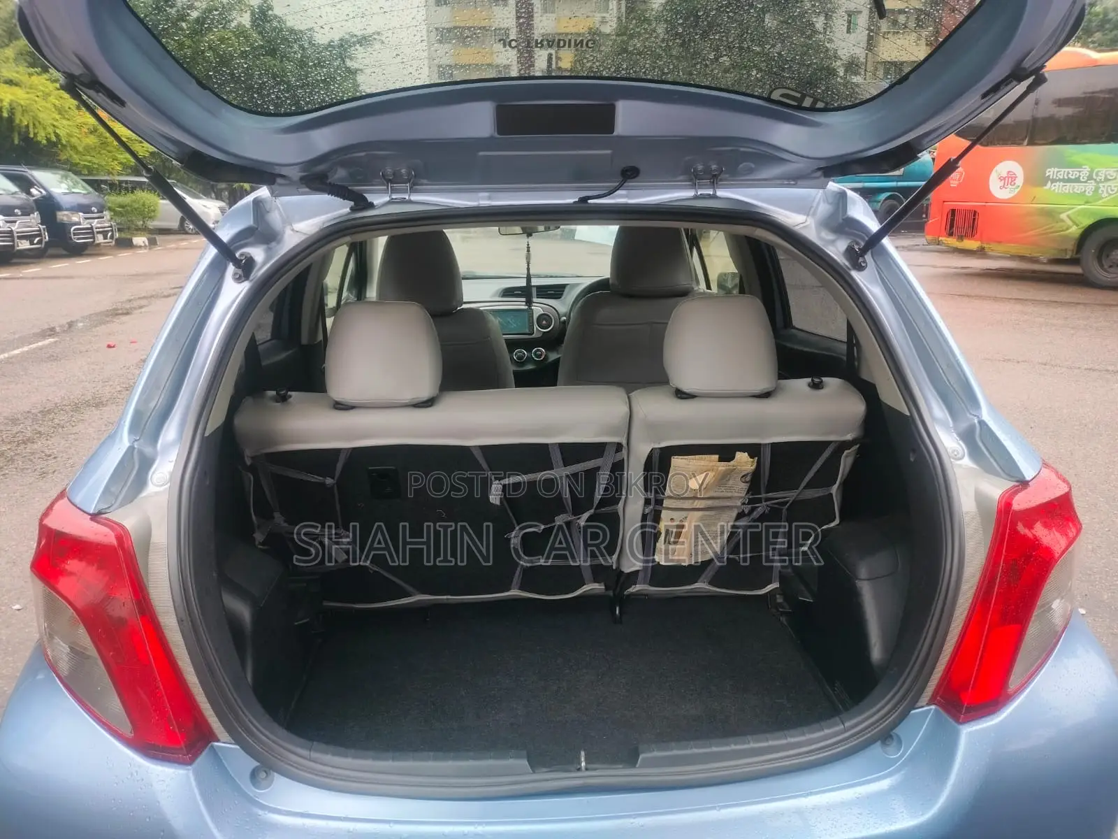 Toyota Vitz 1.3 AWD 3-door 2011 Blue