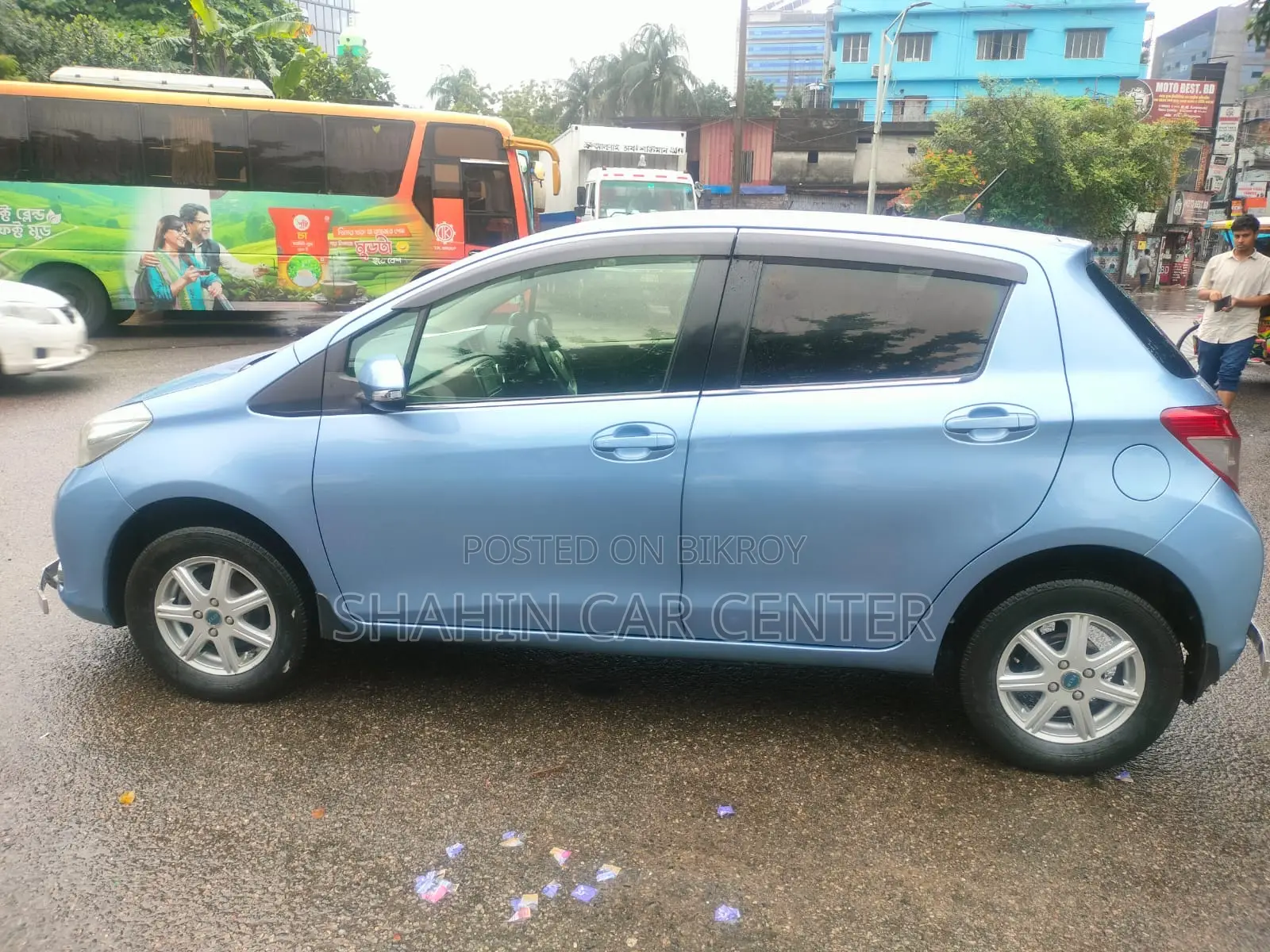 Toyota Vitz 1.3 AWD 3-door 2011 Blue