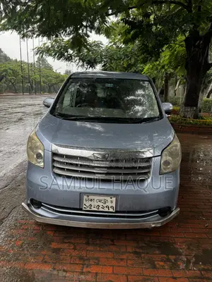 টয়োটা নোয়া ২০০৯ নীল