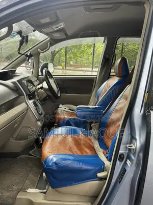 Toyota Noah 2009 Blue