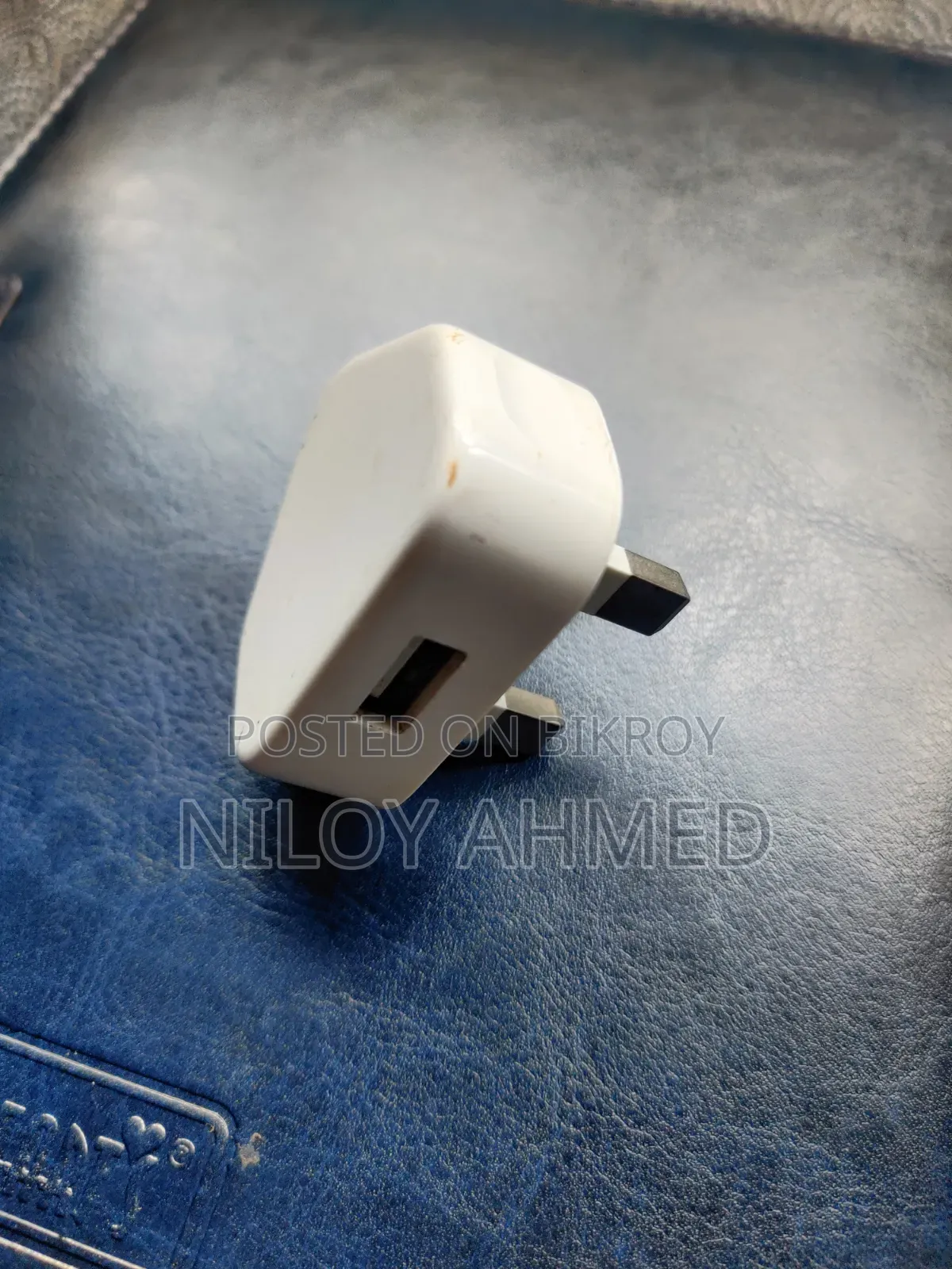 Original Apple 5W USB Power Adapter (3-Pin UK Plug)