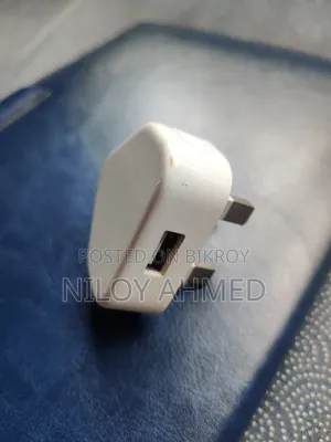 Original Apple 5W USB Power Adapter (3-Pin UK Plug)