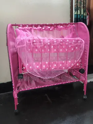 এটি একটি বাচ্চাদের দোলনা