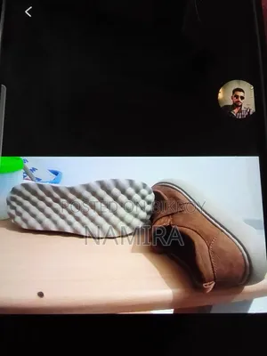 নতুন জুতো বিক্রয়ের জন্য