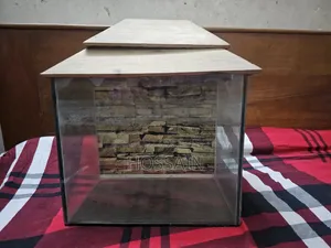 গ্লাস ফিশ অ্যাকোয়ারিয়াম