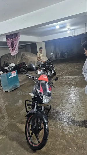 হিরো গ্ল্যামার ২০১৬ লাল