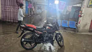 হিরো গ্ল্যামার ২০১৬ লাল