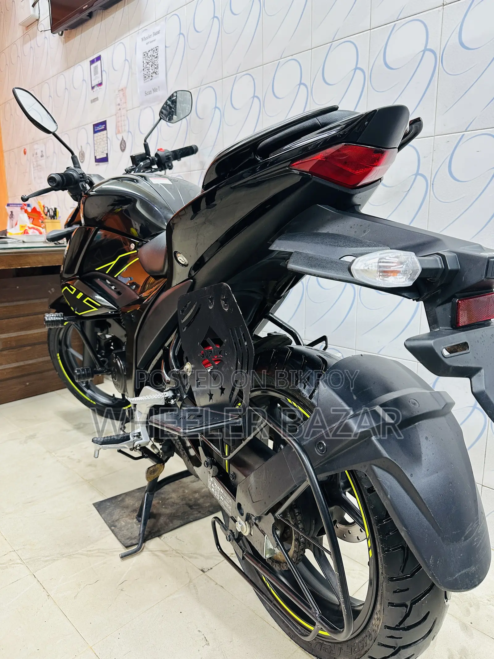 সুজুকি জিক্সার ২০২৬ কালো