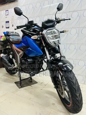 সুজুকি জিক্সার ২০২০ নীল