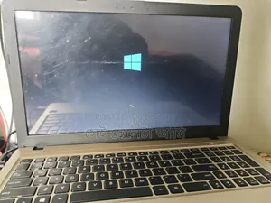 Laptop Asus VivoBook X540SA 4GB Intel Core 3 HDD 512GB