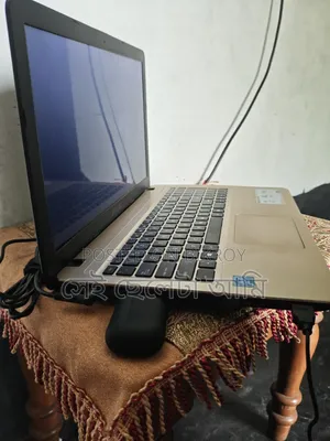 Laptop Asus VivoBook X540SA 4GB Intel Core 3 HDD 512GB