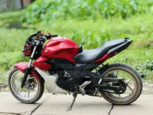 সুজুকি জিক্সার ২০১৫ রেড