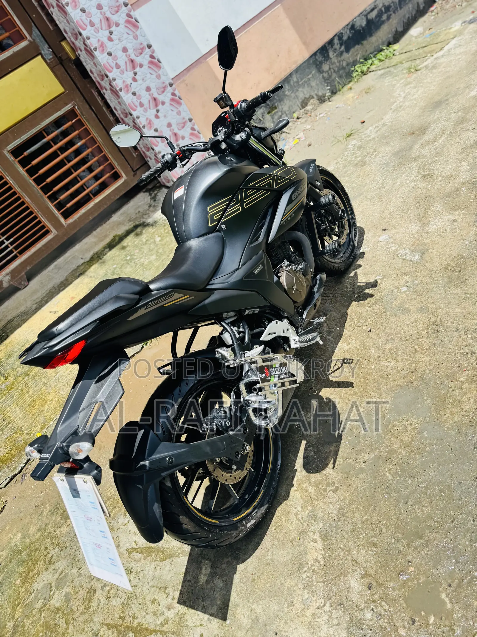 সুজুকি জিক্সার ২৫০ ২০২৪ ব্ল্যাক