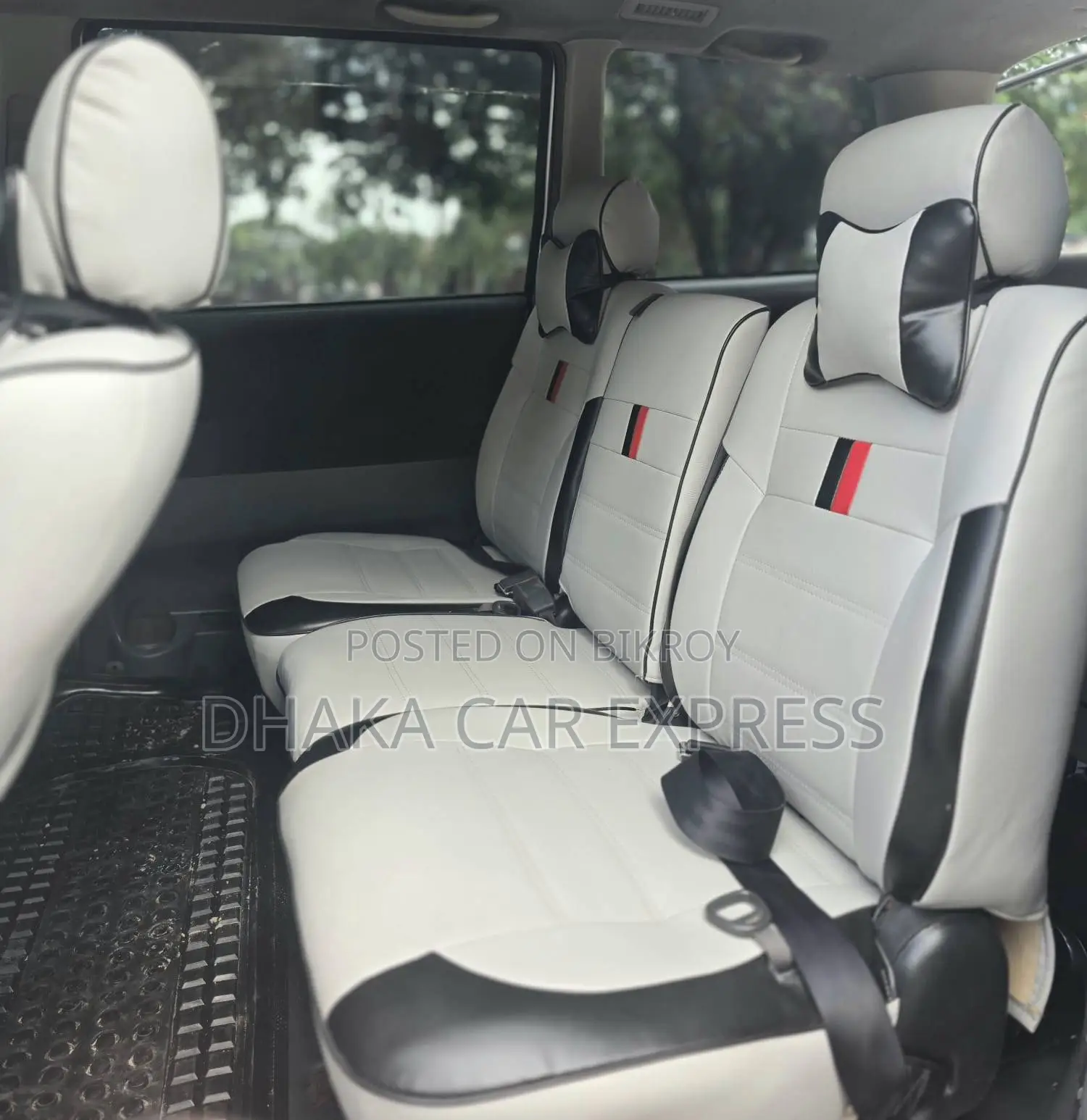 Toyota Noah 2005 Silver
