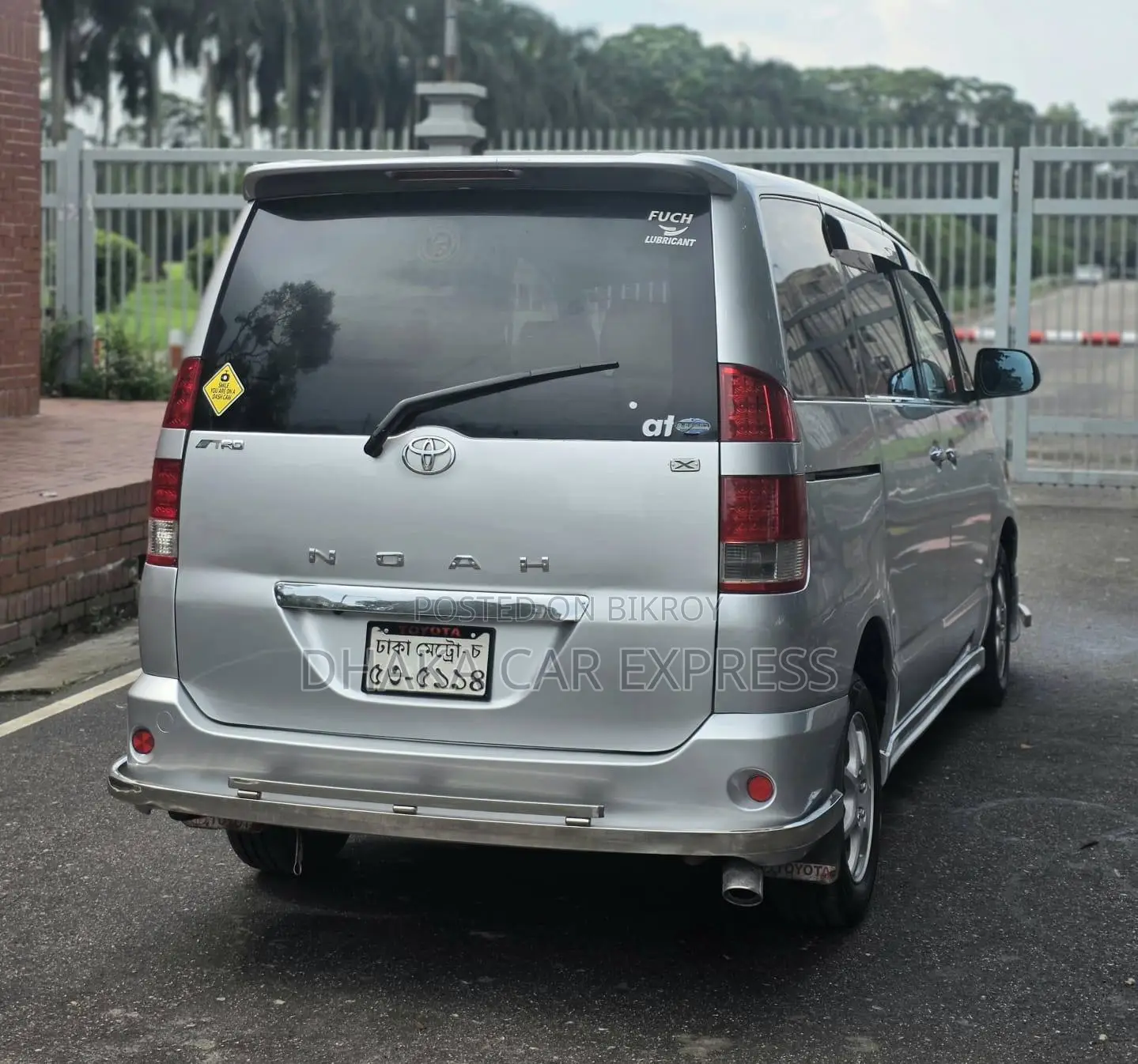 Toyota Noah 2005 Silver