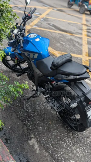 সুজুকি জিক্সার ২০২২ ব্লু