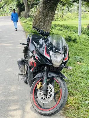 সুজুকি জিক্সার এসএফ ২০১৬ কালো