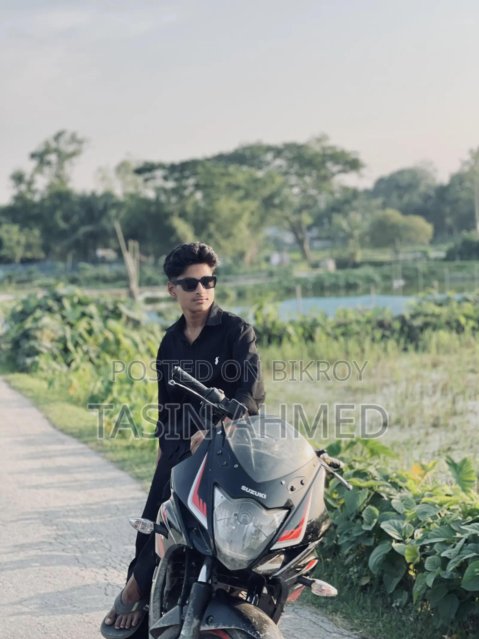 সুজুকি জিক্সার এসএফ ২০১৬ কালো