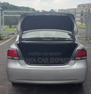 Toyota Premio 2017 Silver